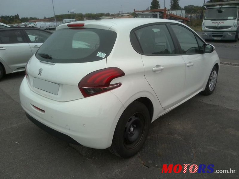 2020' Peugeot 208 photo #2