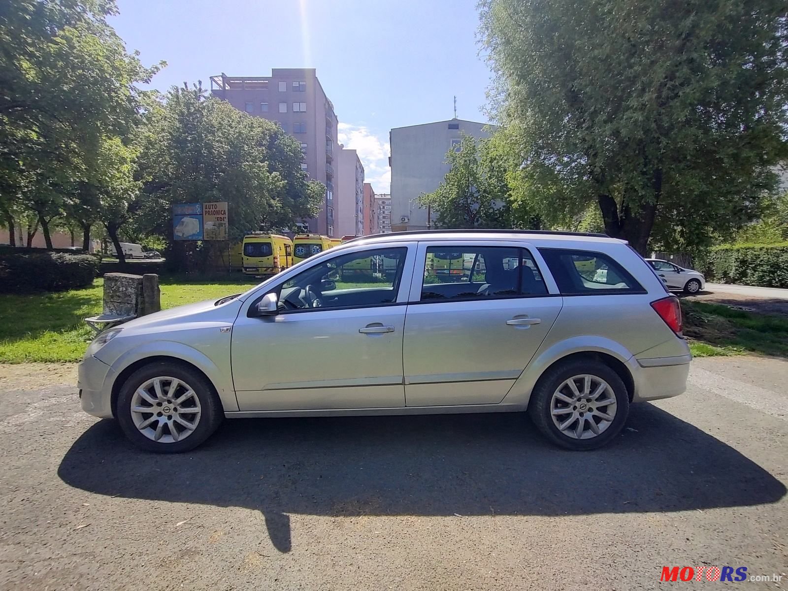 2005' Opel Astra Karavan photo #4