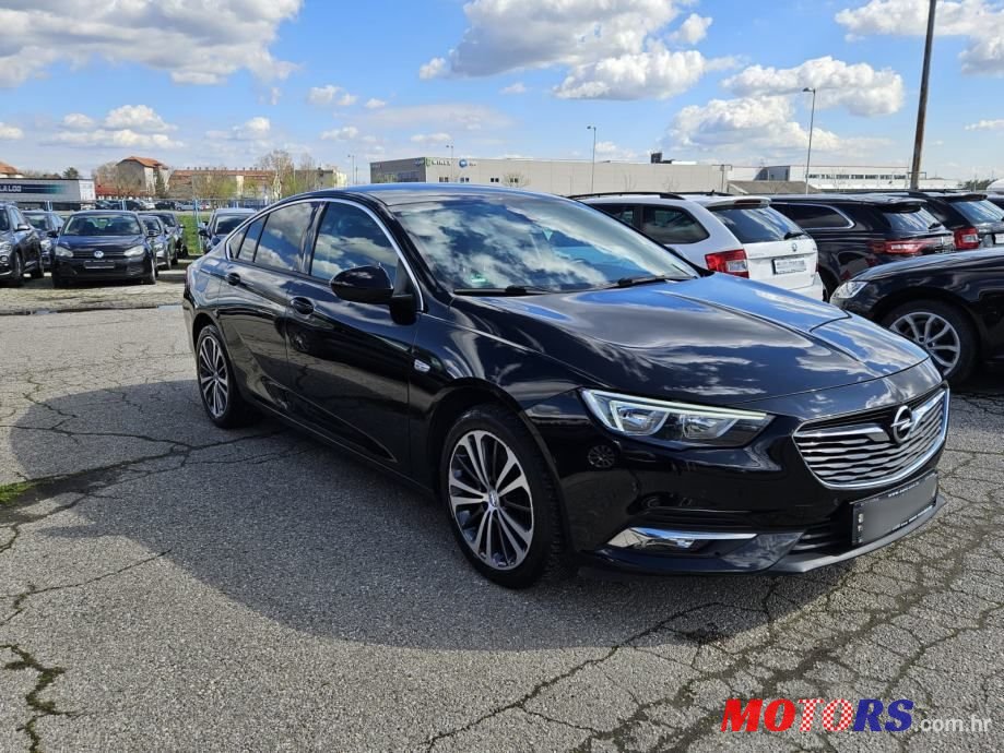 2017' Opel Insignia 1.6 Cdti photo #2
