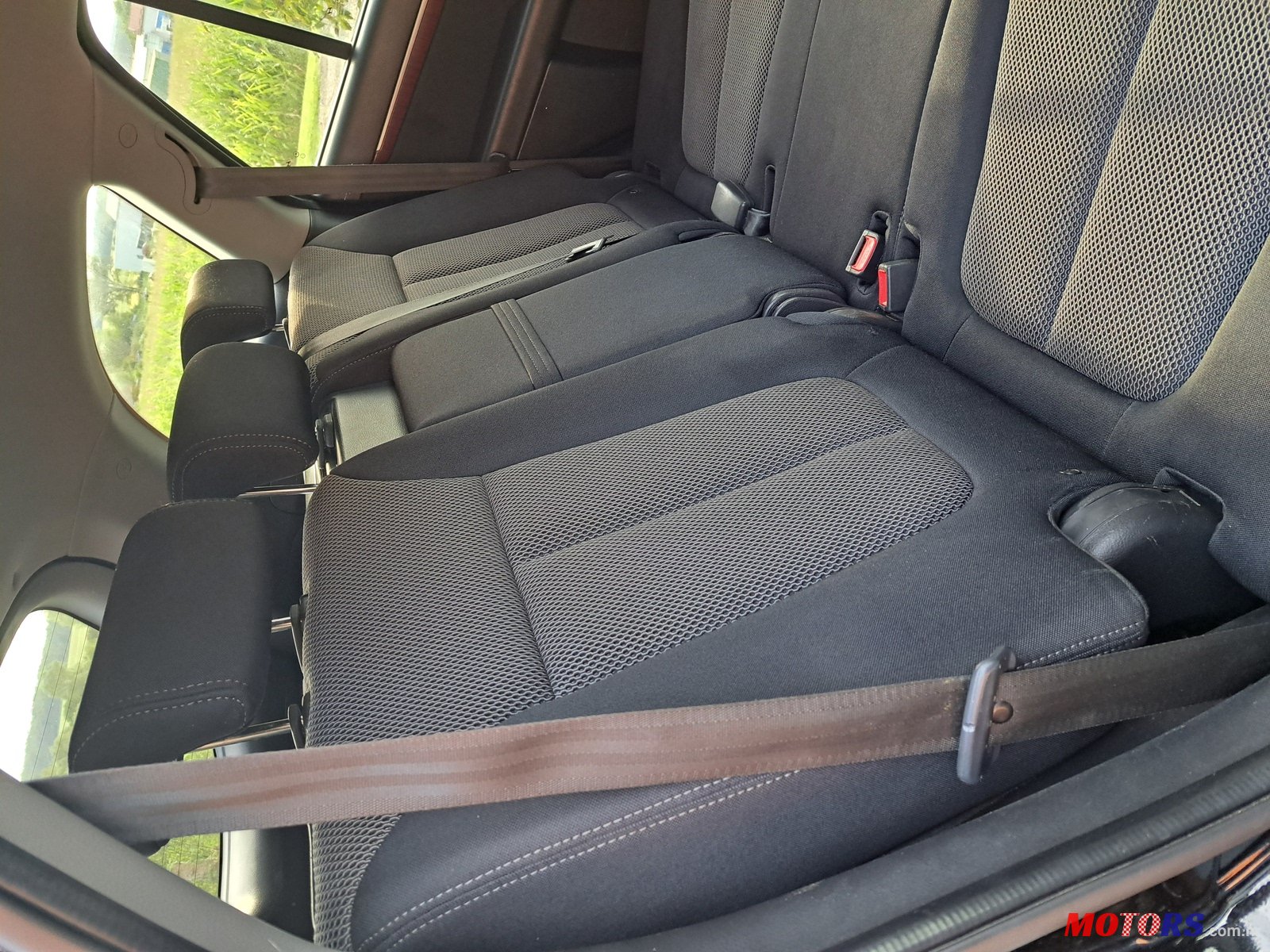 2009' Hyundai Santa Fe photo #7