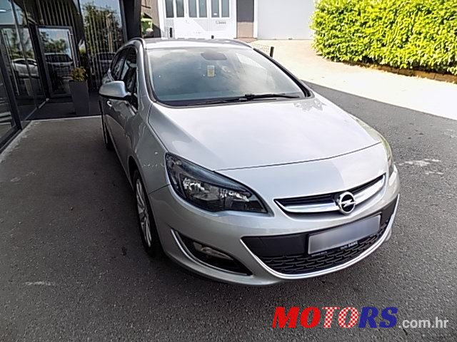 2016' Opel Astra Karavan photo #4