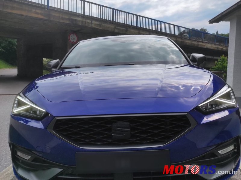 2020' SEAT Leon Hybrid photo #2