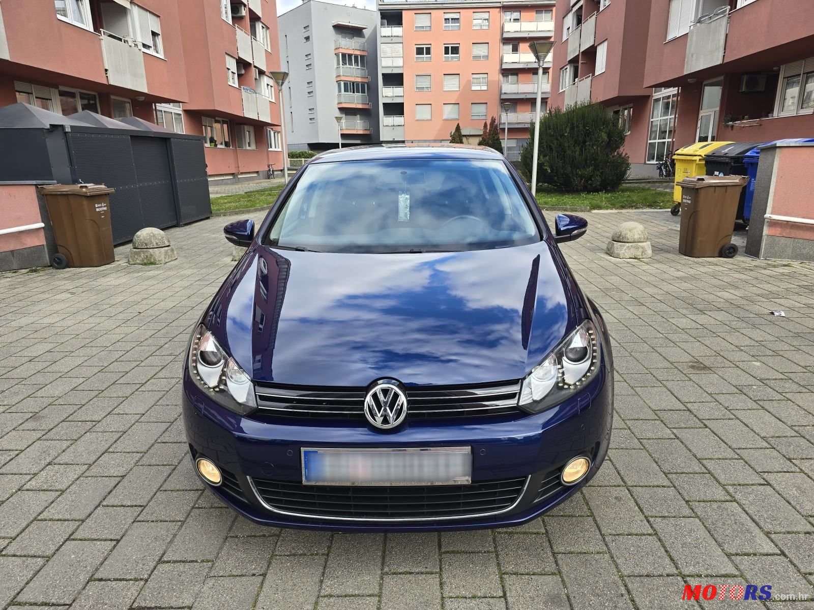 2012' Volkswagen Golf VI 1,6 Tdi photo #2