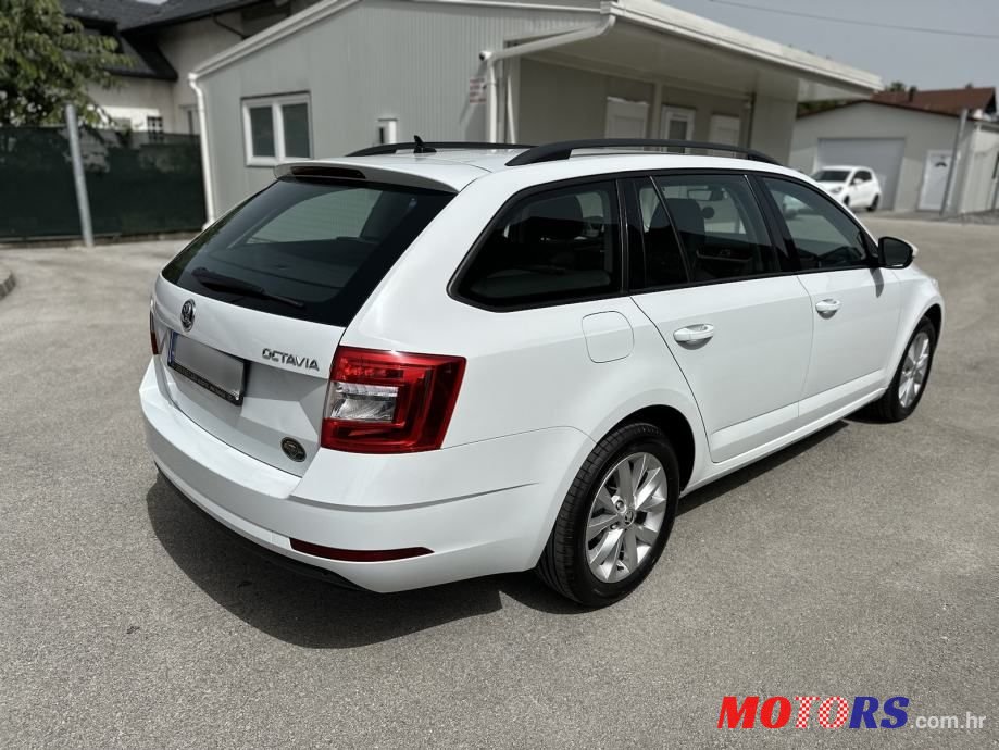 2020' Skoda Octavia 1.6Tdi photo #6
