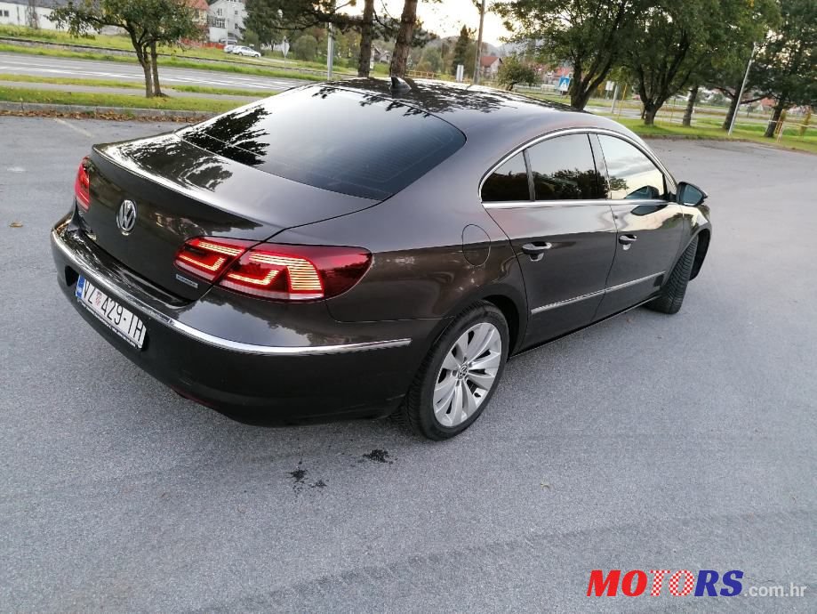 2013' Volkswagen Passat photo #3