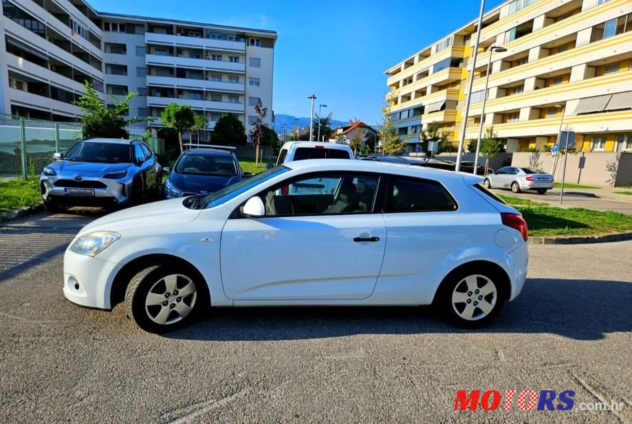 2009' Kia Pro Ceed 1,4 Lx Cool photo #2