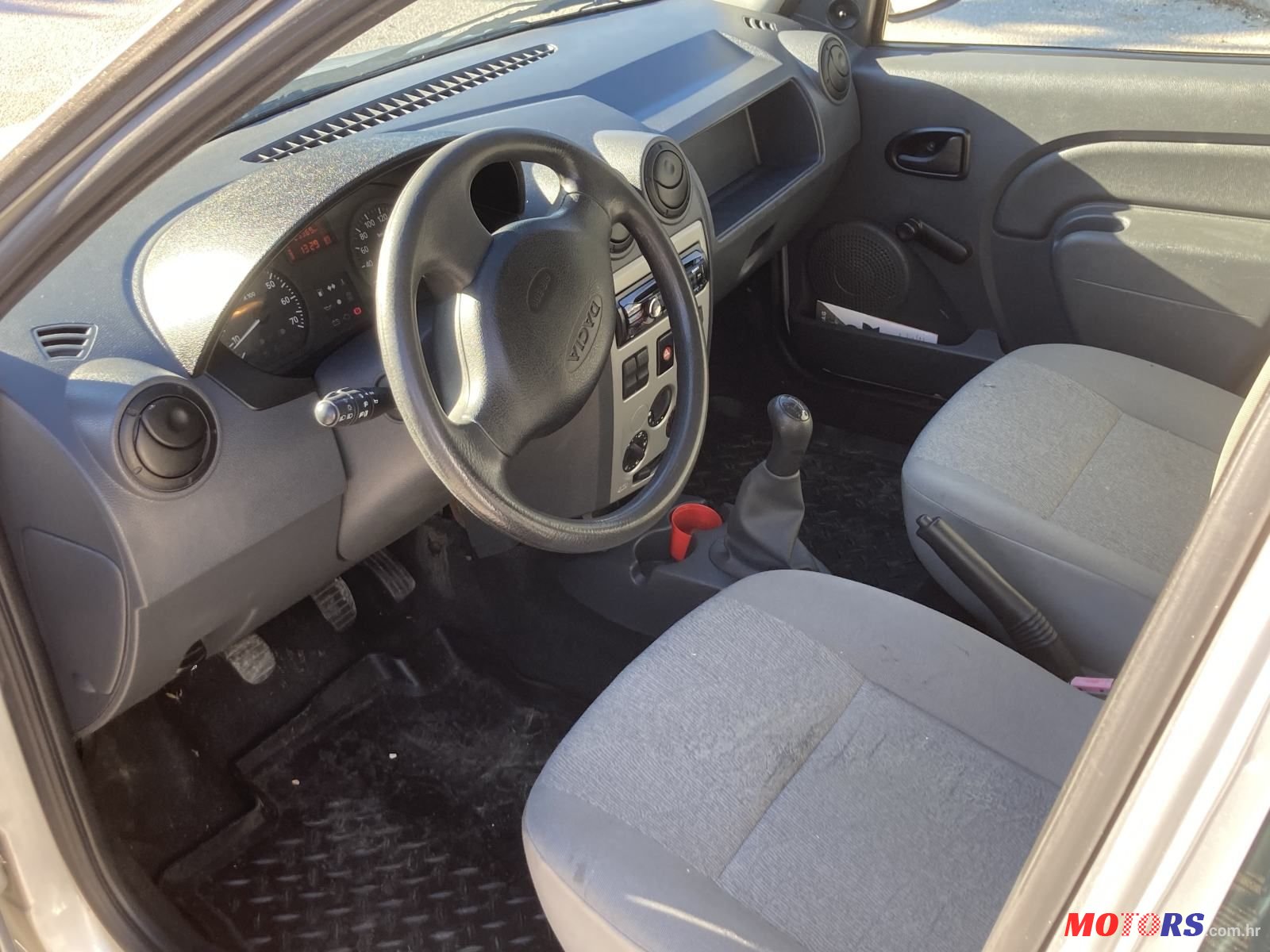 2011' Dacia Logan 1,6 photo #3