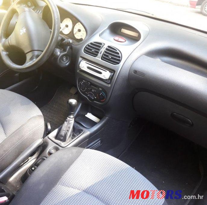 2005' Peugeot 206 206 1,1 photo #2