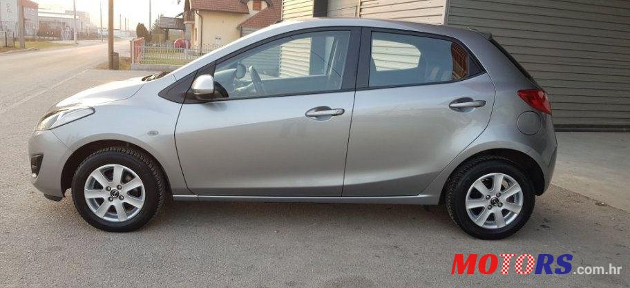 2012' Mazda 2 2 Cd95 photo #1