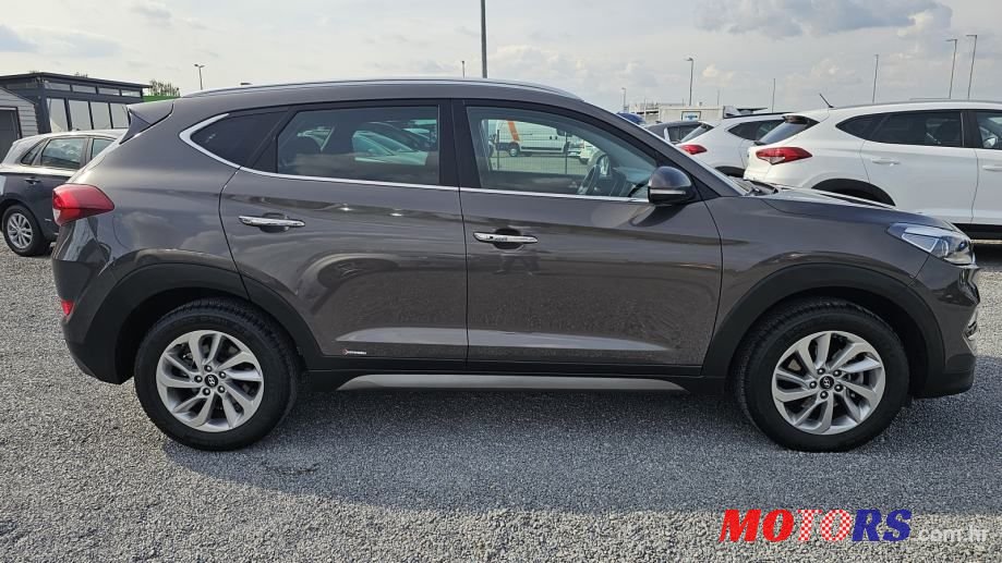 2016' Hyundai Tucson 1,7 Crdi Isg photo #6