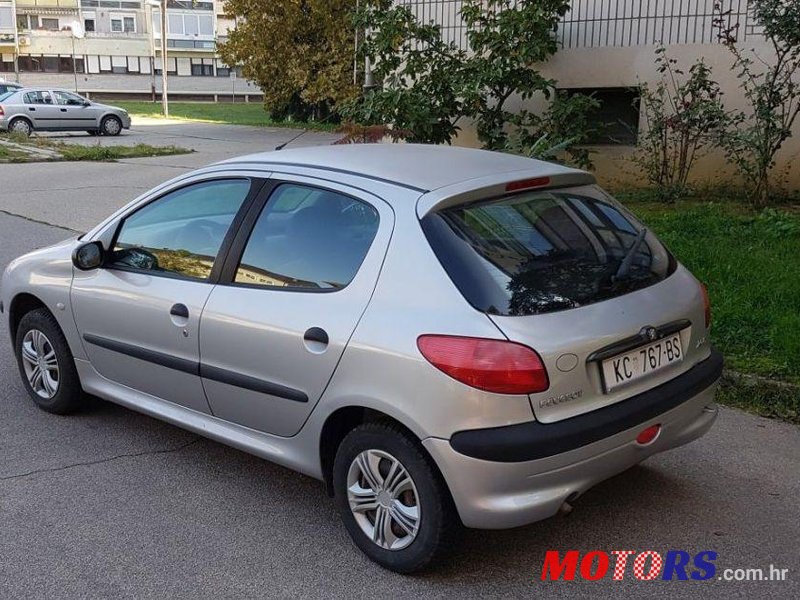 2000' Peugeot 206 206 1,1 photo #2