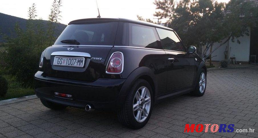 2011' MINI Cooper D photo #2
