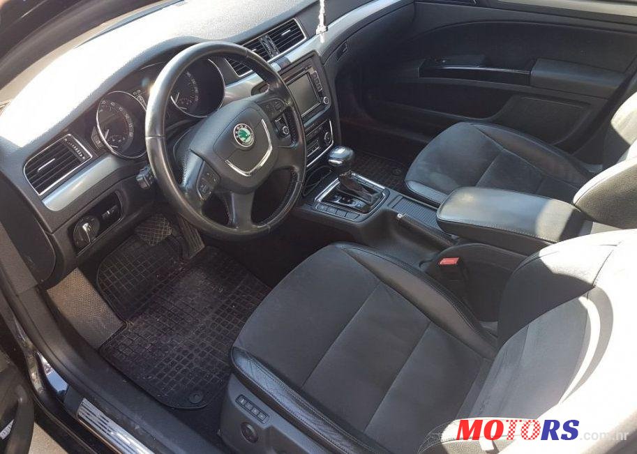 2009' Skoda Superb 2,0 Tdi photo #1