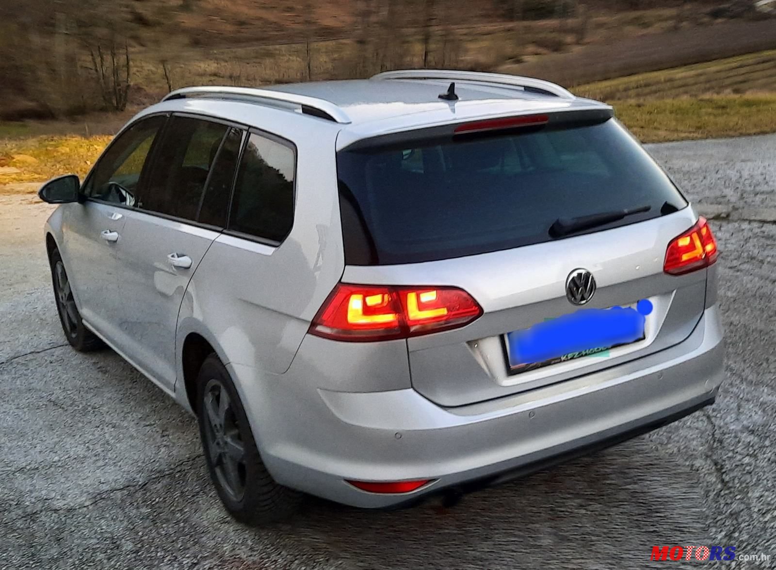 2016' Volkswagen Golf VII Variant photo #2