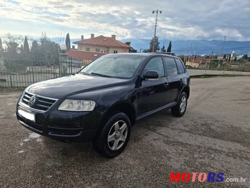2004' Volkswagen Touareg photo #2