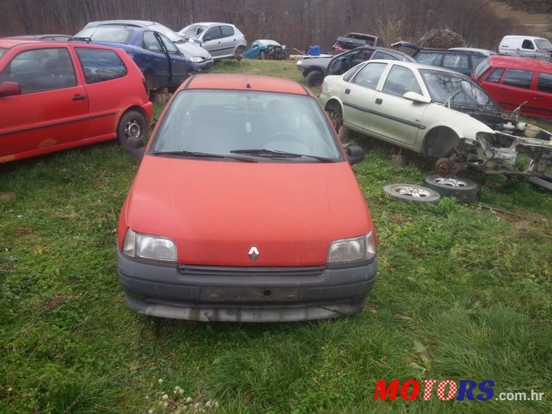 1997' Renault Clio photo #1
