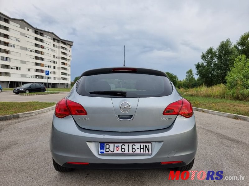 2011' Opel Astra 1,3 Cdti photo #4