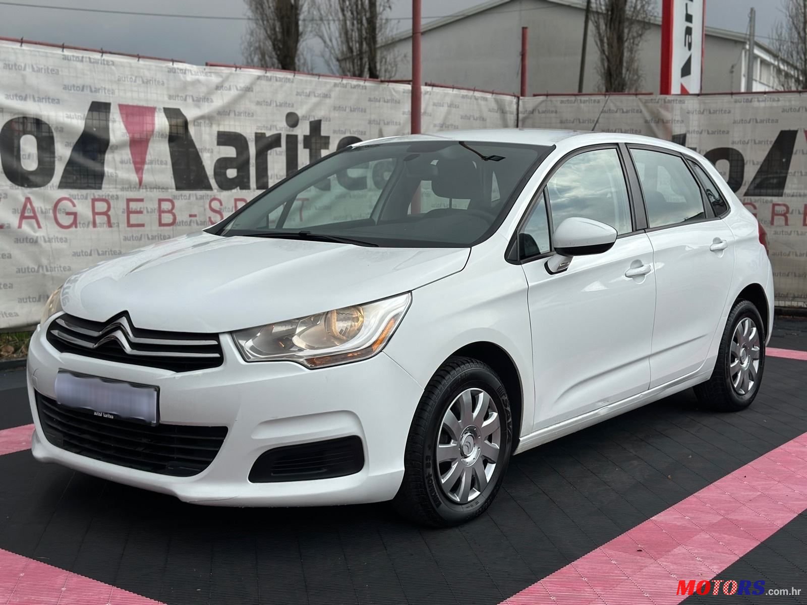 2015' Citroen C4 1,6 Hdi photo #1