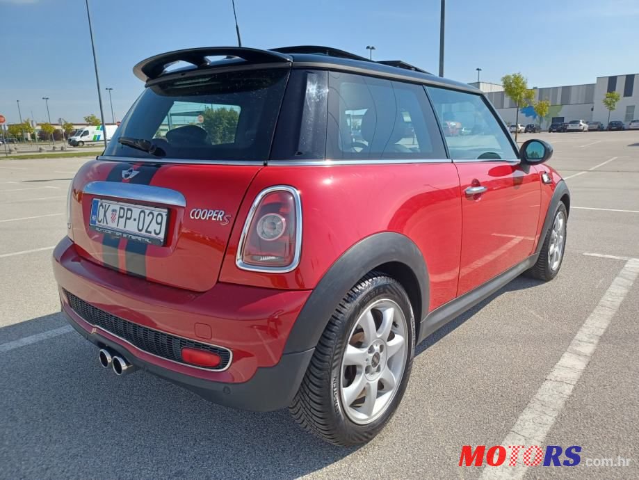 2009' MINI Cooper photo #6