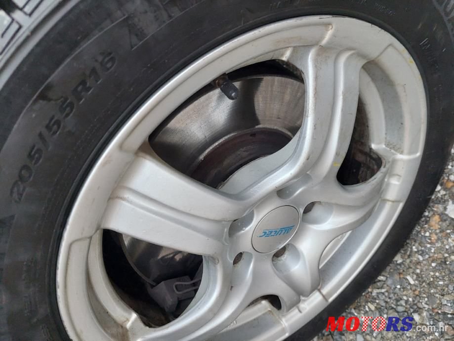 2010' Volkswagen Passat Variant photo #4