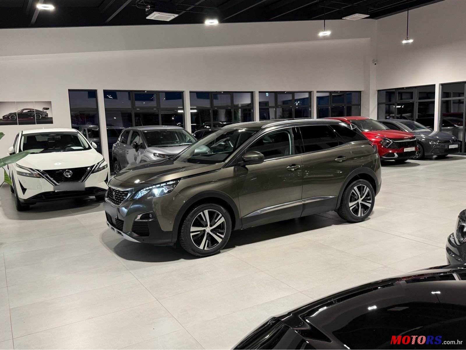 2020' Peugeot 3008 1,5 Bluehdi photo #1