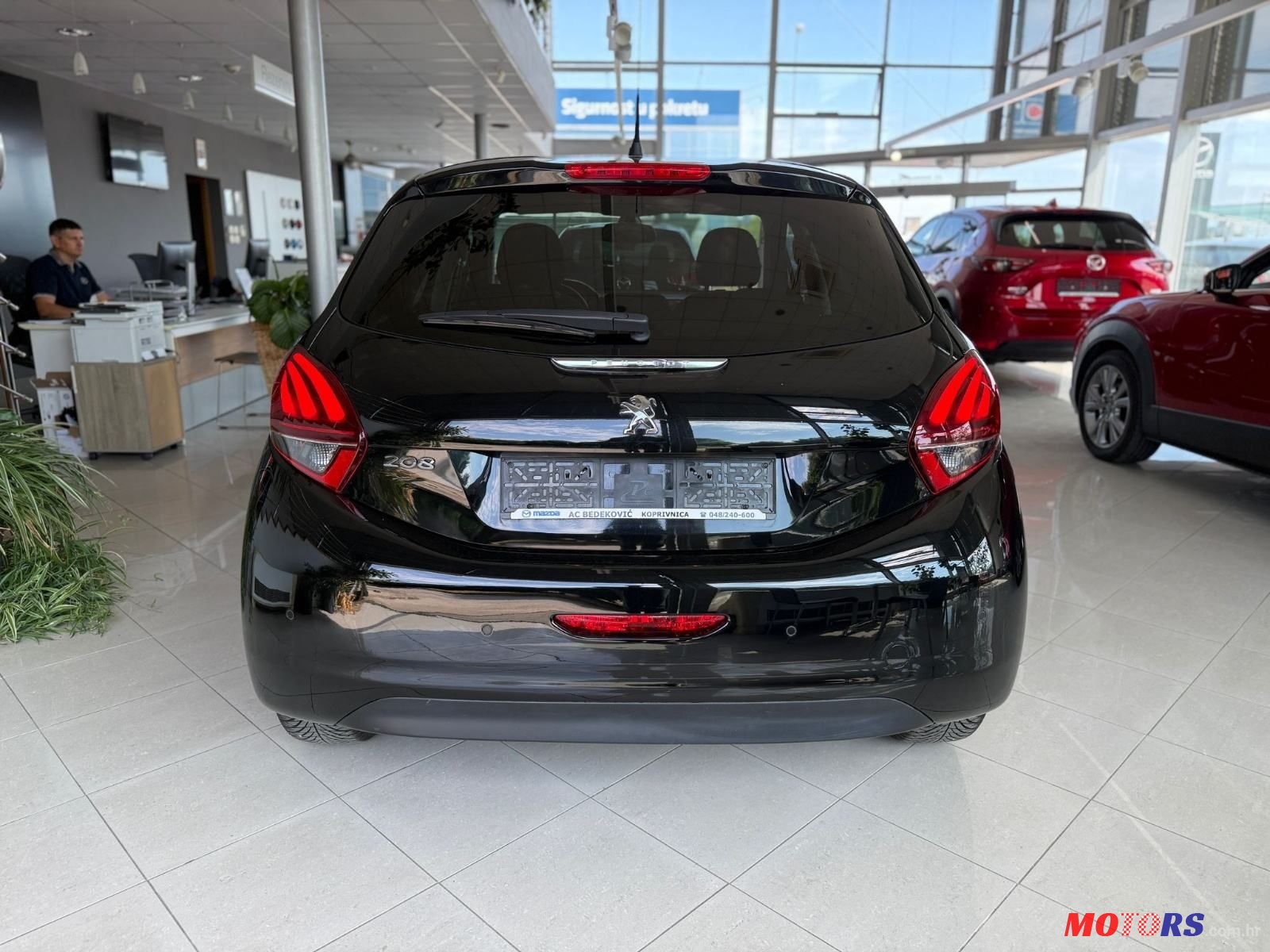 2019' Peugeot 208 1,2 Puretech photo #5