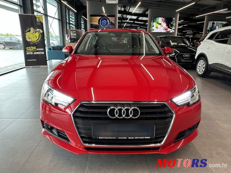 2019' Audi A4 Avant photo #2