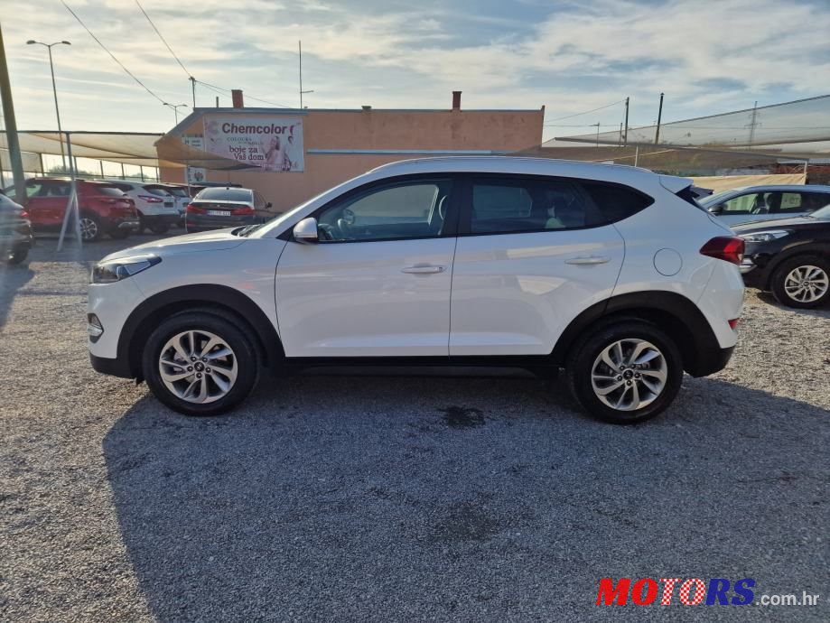 2016' Hyundai Tucson 1.7 Crdi photo #2