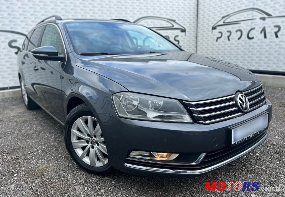 2012' Volkswagen Passat Variant photo #1