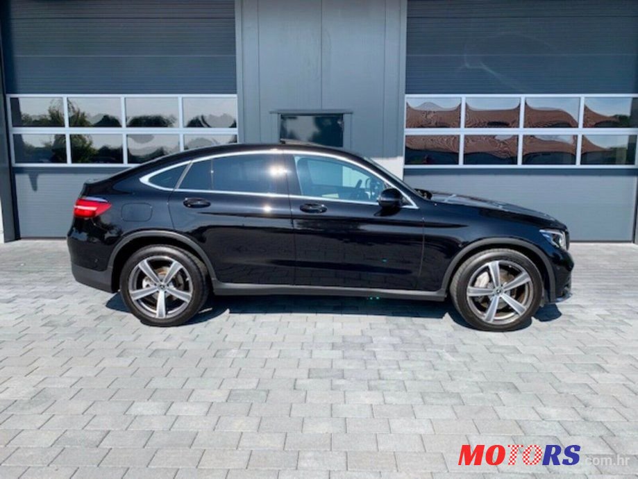 2017' Mercedes-Benz GLC 220 D photo #4