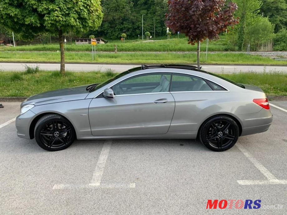 2011' Mercedes-Benz E-Klasa 220 Cdi photo #1