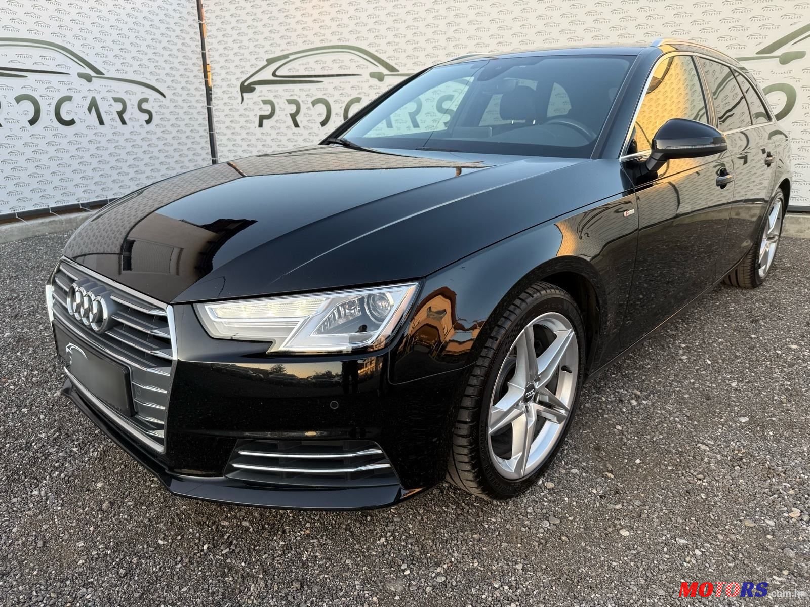 2016' Audi A4 Avant photo #3
