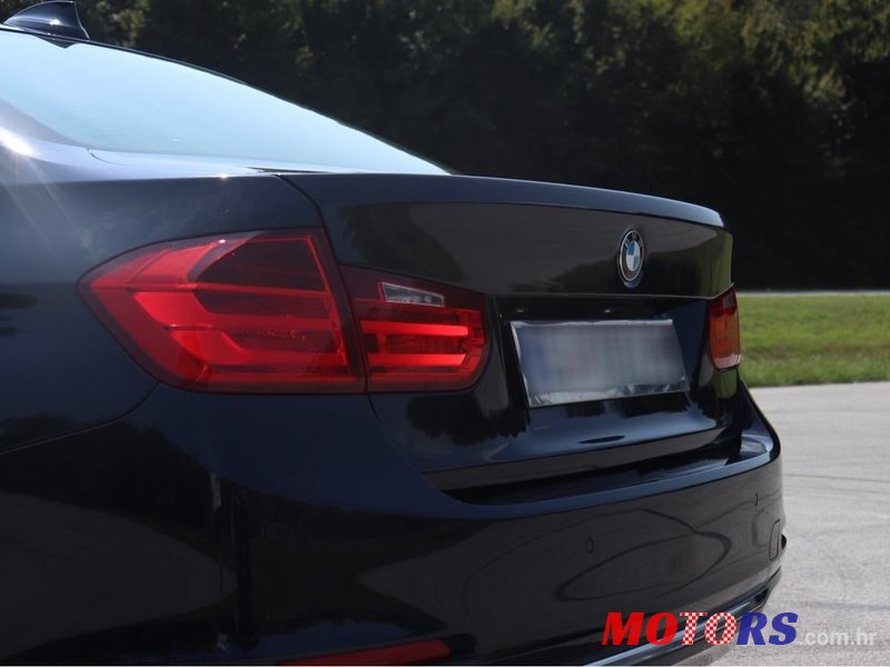 2015' BMW Serija 3 316D photo #5