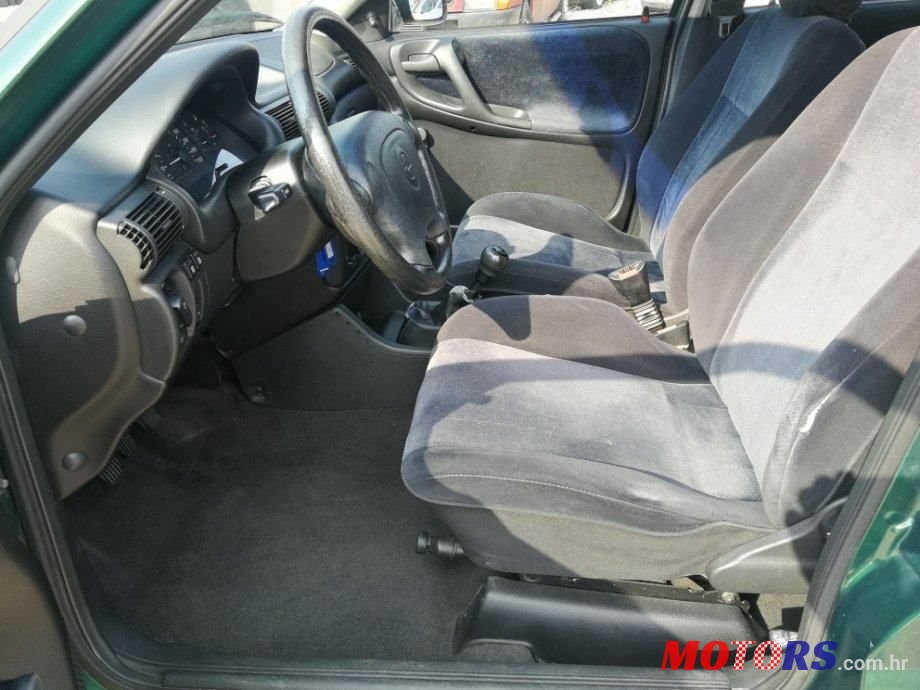 1996' Opel Astra Cdx 16V photo #6