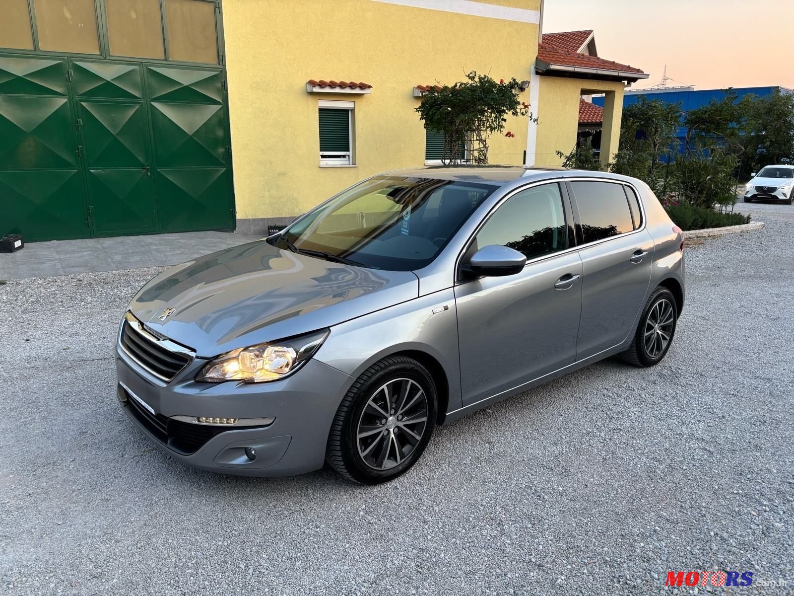 2015' Peugeot 308 1,6 Bluehdi photo #1