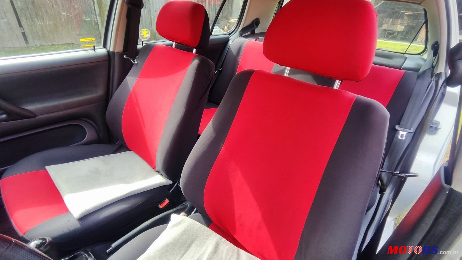 1998' Volkswagen Polo 1.4 Plus photo #2