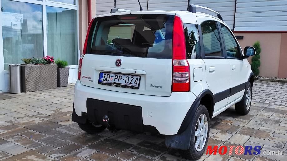 2012' Fiat Panda photo #5