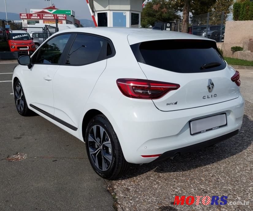 2023' Renault Clio Tce photo #3
