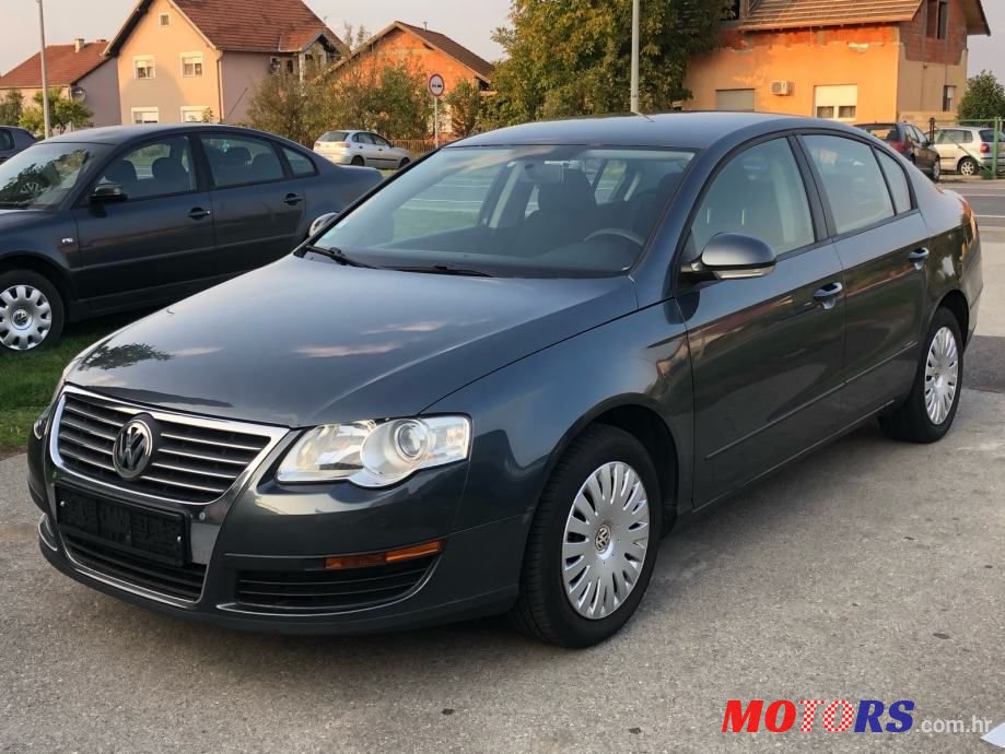 2010' Volkswagen Passat photo #3