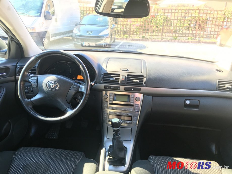 2006' Toyota Avensis photo #3