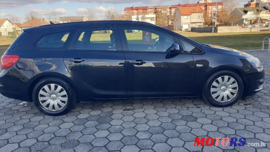 2016' Opel Astra Karavan photo #5