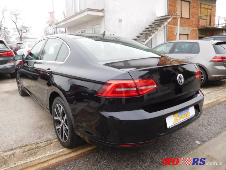 2018' Volkswagen Passat photo #5