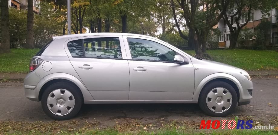 2009' Opel Astra photo #3