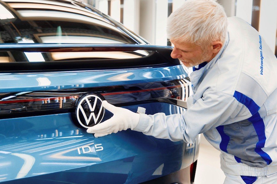 VW Says Chip Shortage Will Continue Impacting New Car Sales In 2023