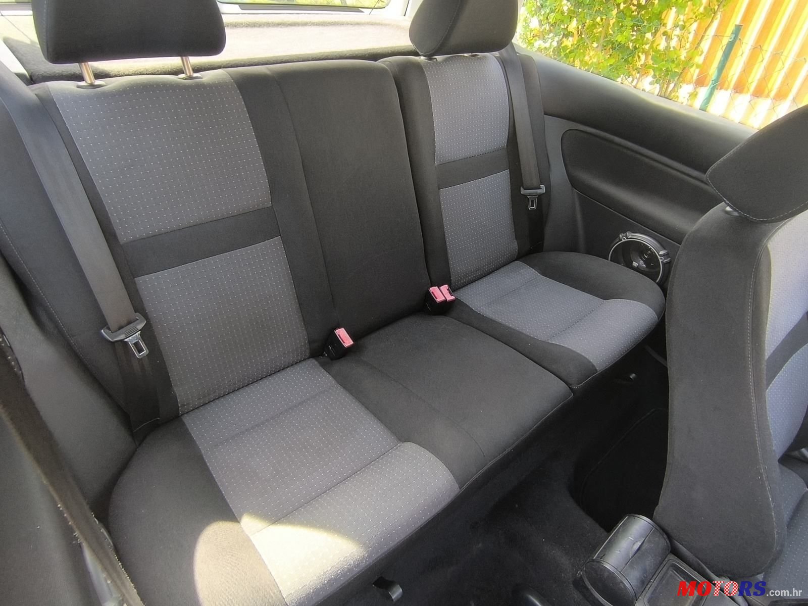 2003' Volkswagen Golf IV 1,4 photo #3