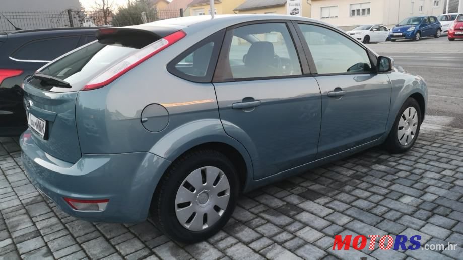 2010' Ford Focus 1,6 photo #2