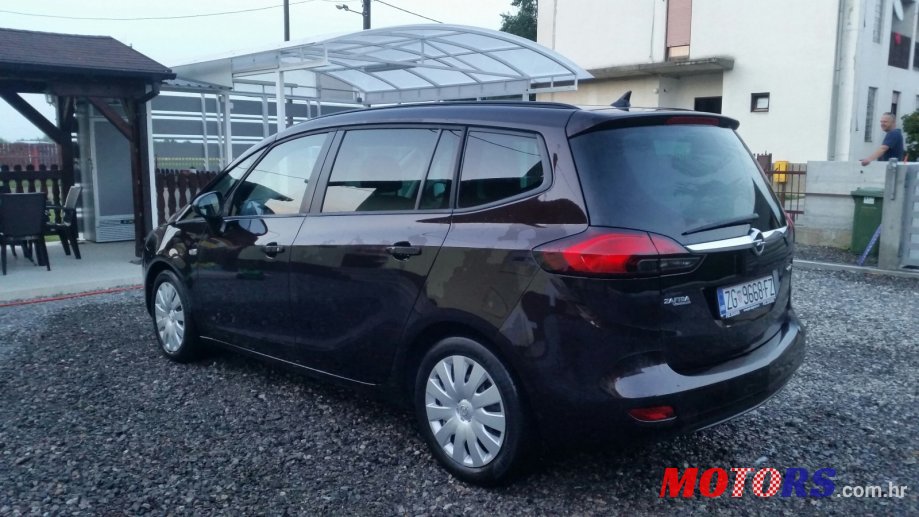 2012' Opel Zafira photo #2