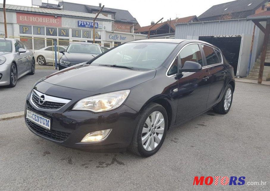 2010' Opel Astra 1,7 Cdti photo #1