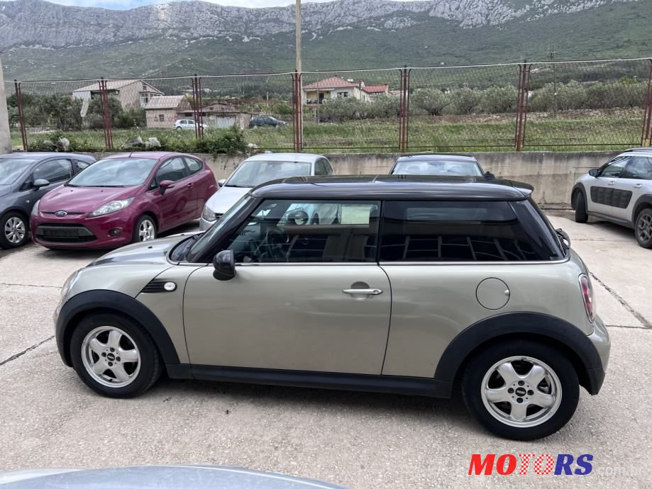 2008' MINI Cooper Cooper D photo #3