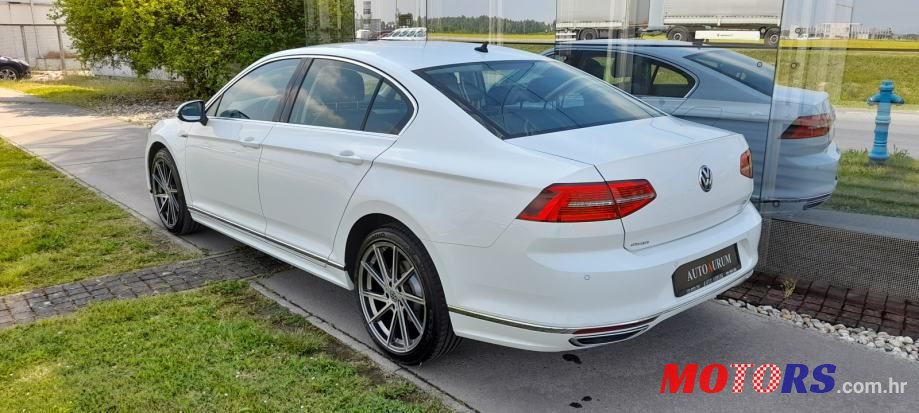 2017' Volkswagen Passat photo #3